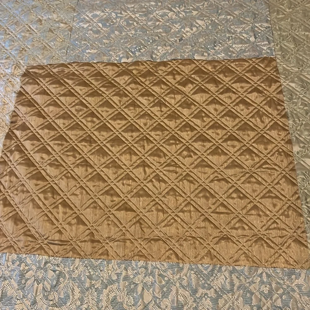 Coverlet: Vintage High-end Queen Bed Cover—Double Diamond Quilting!